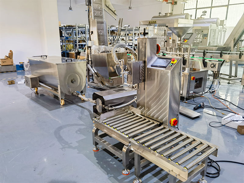 大型化工液體灌裝設(shè)備